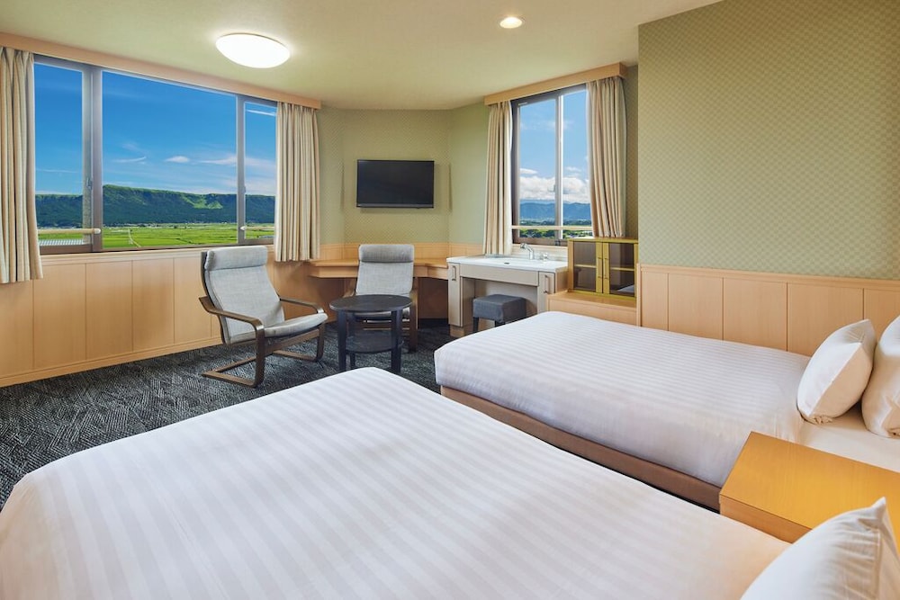ノースウイング スーペリアツイン(バリアフリー) 客室1 | 亀の井ホテル 阿蘇 パークリゾート
