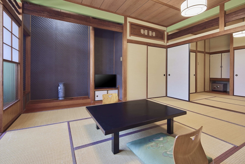 本館 檜風呂付 和室16畳 客室2 | 亀の井ホテル 阿蘇 パークリゾート