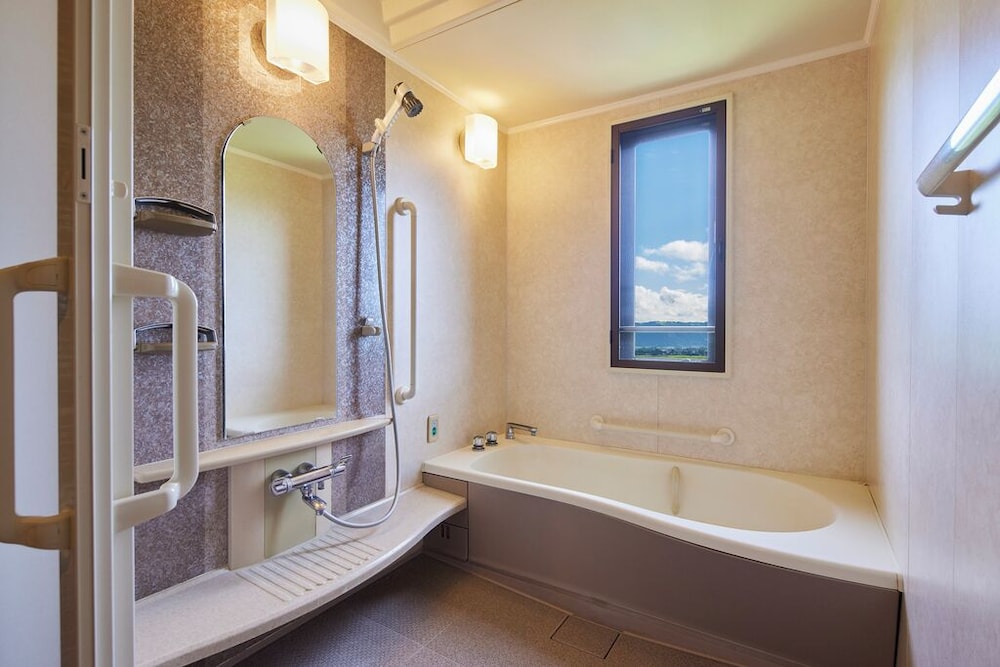 ノースウイング スーペリアツイン(バリアフリー) バスルーム0 | 亀の井ホテル 阿蘇 パークリゾート