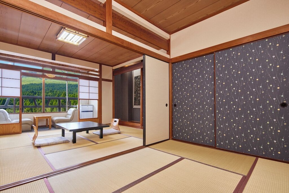 本館 和室14畳 | 亀の井ホテル 阿蘇 パークリゾート