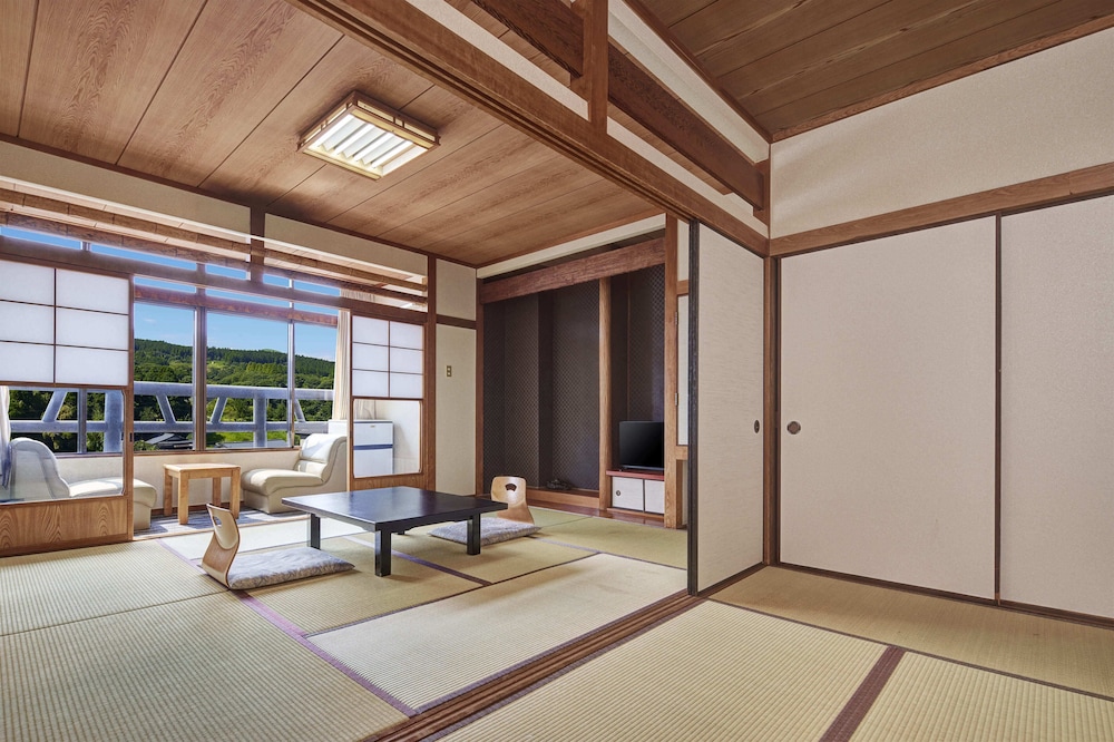 本館 和室14畳 | 亀の井ホテル 阿蘇 パークリゾート