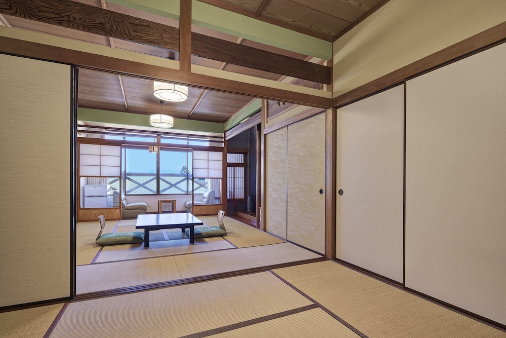 本館 檜風呂付 和室16畳 | 亀の井ホテル 阿蘇 パークリゾート