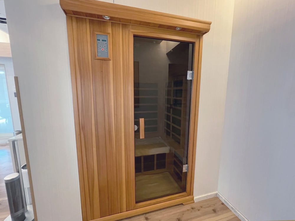 オーシャンプレミアムスイート(海側最上階) 客室1 | BREATH HOTEL (ブレスホテル)