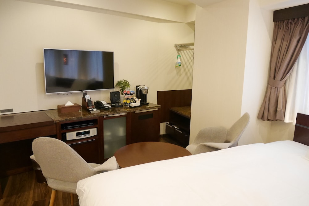 江ノ島ツインルーム (2階) リビング エリア0 | BREATH HOTEL (ブレスホテル)