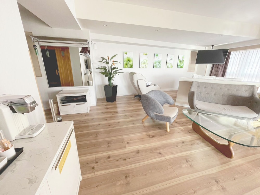 オーシャンプレミアムスイート(海側最上階) 客室3 | BREATH HOTEL (ブレスホテル)