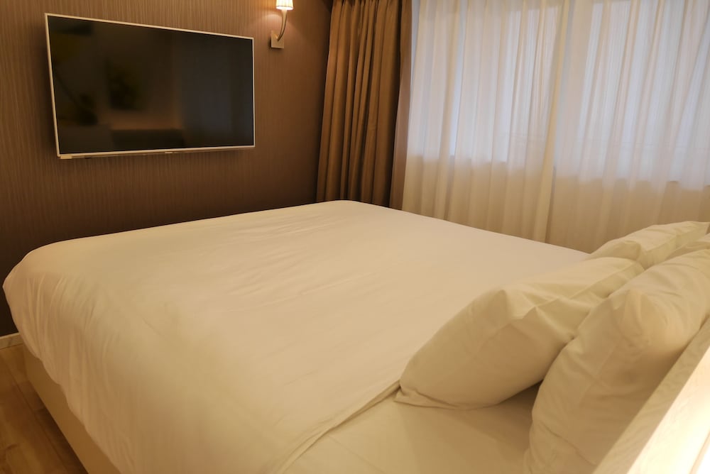 オーシャンジュニアスイート(海側最上階) 客室1 | BREATH HOTEL (ブレスホテル)