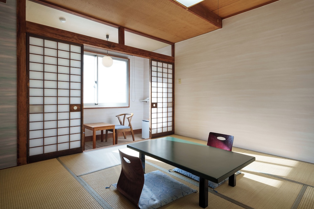 エコノミー和室バスタブ付 禁煙 3~5階 28平米 部屋からの景観0 | ホテルニューツルタ