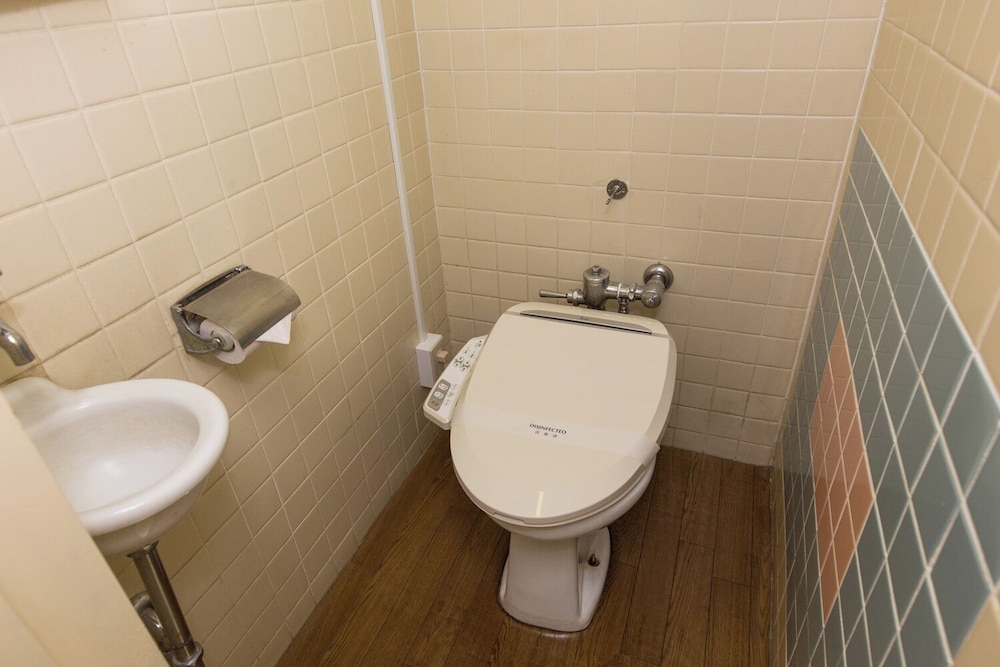 エコノミー和室共用バスルーム 禁煙 3階～4階 28sqm バスルーム0 | ホテルニューツルタ