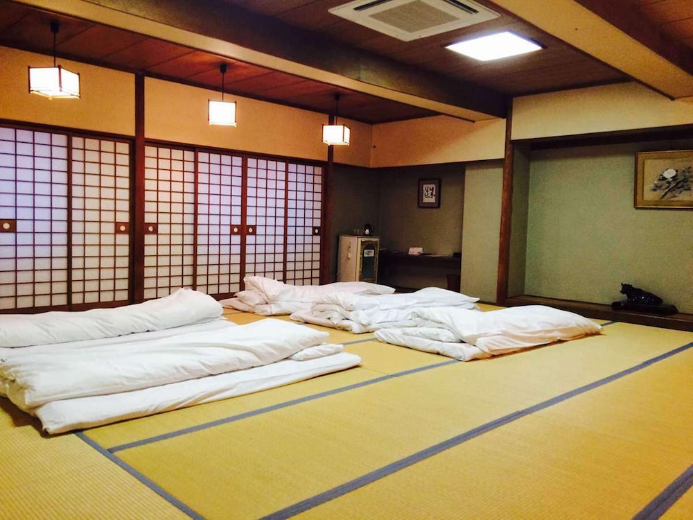 トラディショナル ルーム 客室2 | ホテルニューツルタ