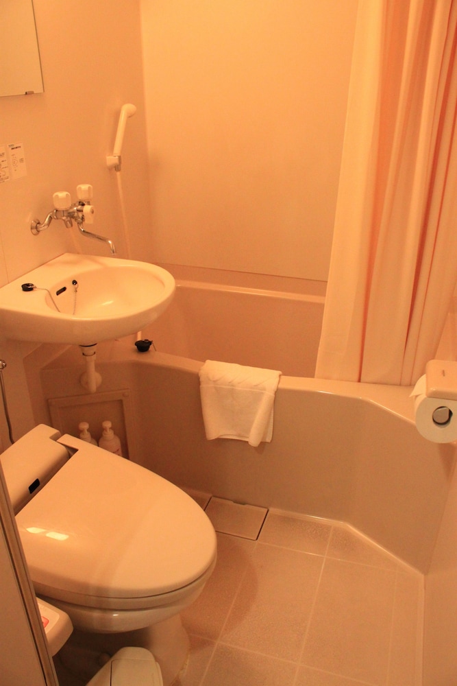 セミダブルルーム 喫煙可 バスルーム0 | ホテル テトラ