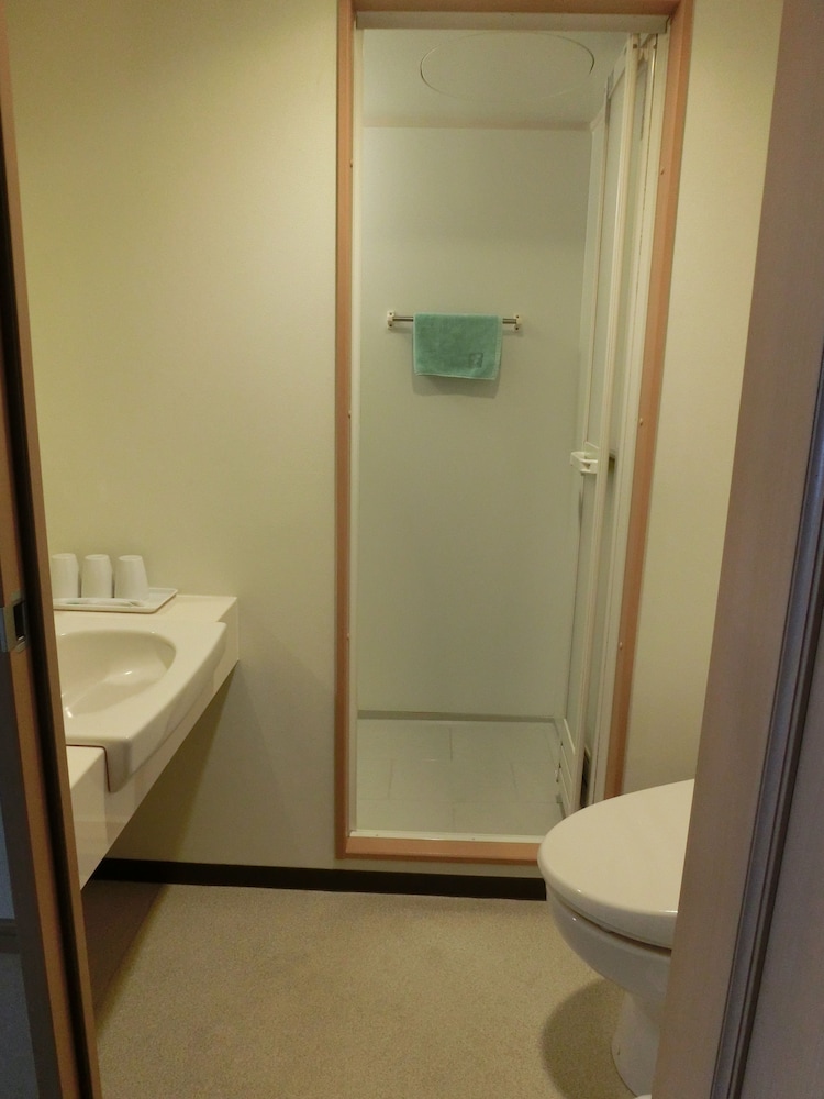 エコノミー ツインルーム 禁煙 バスルーム0 | リゾートイン芙蓉