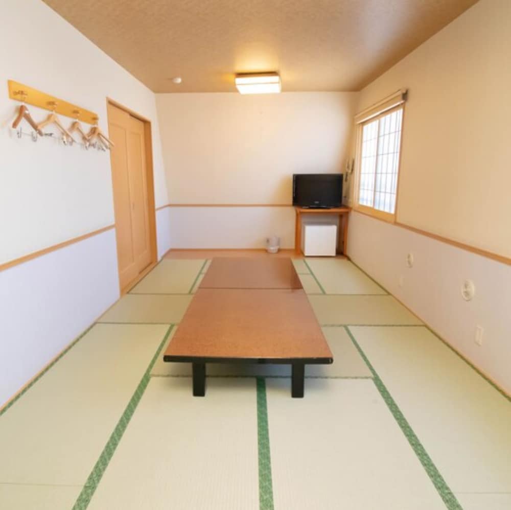 和室16畳 喫煙可 客室1 | リゾートイン芙蓉