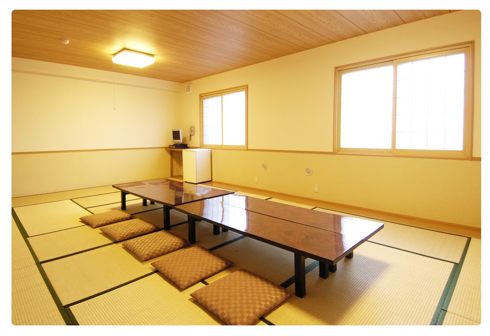 和室16畳 喫煙可 | リゾートイン芙蓉