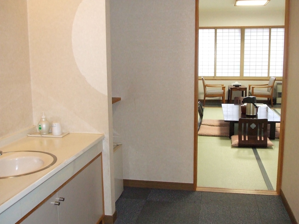 和室:バストイレ付12畳 | ホテル湯沢湯沢でんき屋