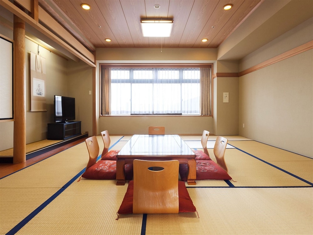 和室 Minato Hotel 客室2 | i+Land nagasaki