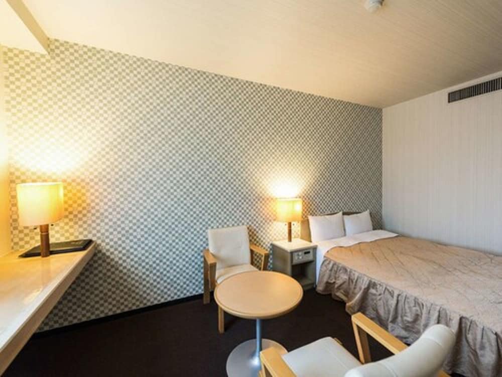 ダブルルーム、1ダブルベッド(禁煙) 客室2 | ホテルリブマックス甲府