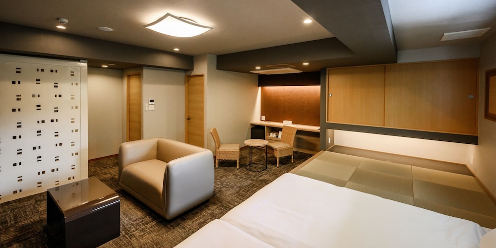 ファミリー ルーム 客室6 | リットホテル今帰仁