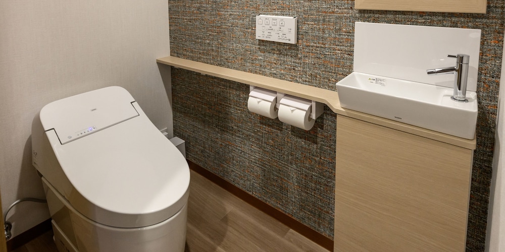 ファミリー ルーム バスルーム0 | リットホテル今帰仁