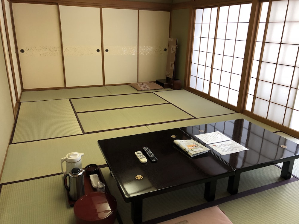 和室 (禁煙) 客室6 | 湖畔の宿 吉田家