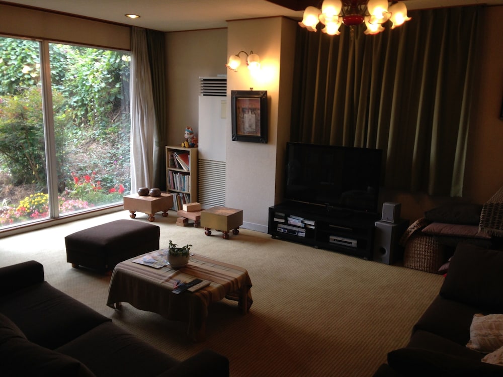 ロビーラウンジ1 | 蒲郡オレンジペンション