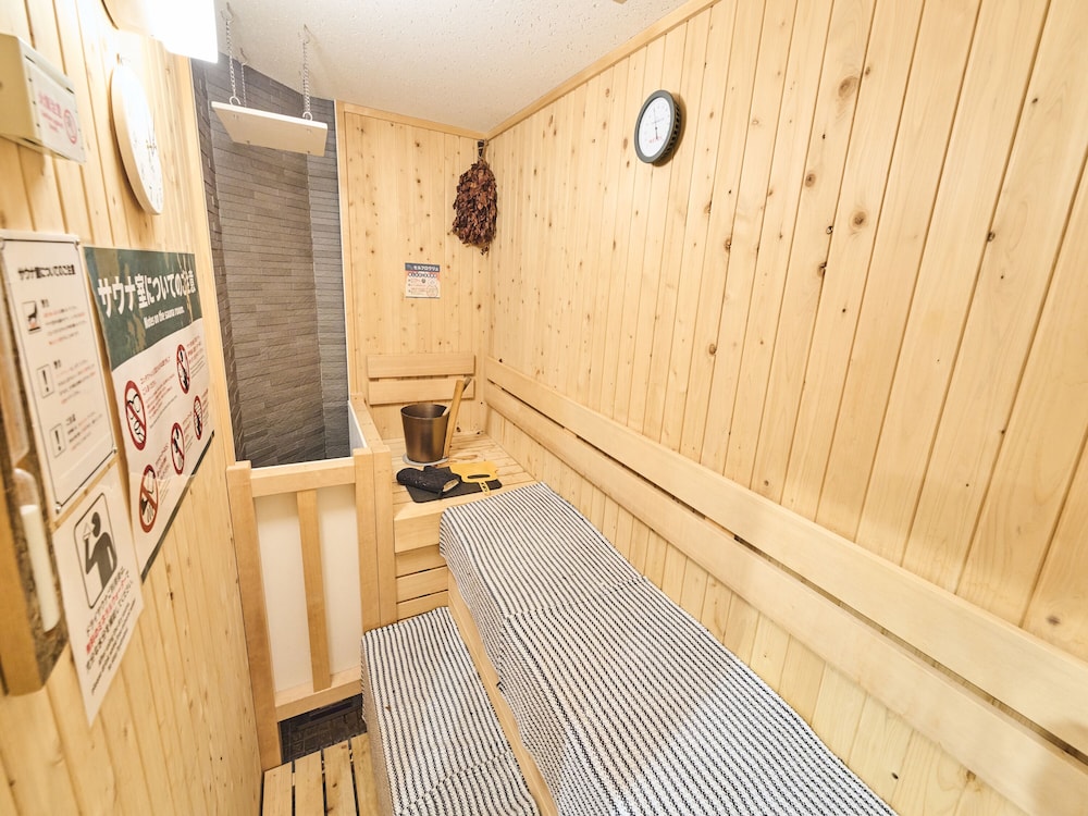 Capsule room Men only for 2 persons 客室1 | 安心お宿 新宿駅前店 - 男性専用