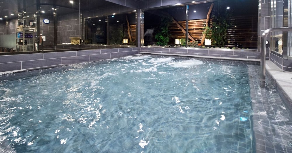 Capsule room Men only for 2 persons 共用バスルーム0 | 安心お宿 新宿駅前店 - 男性専用