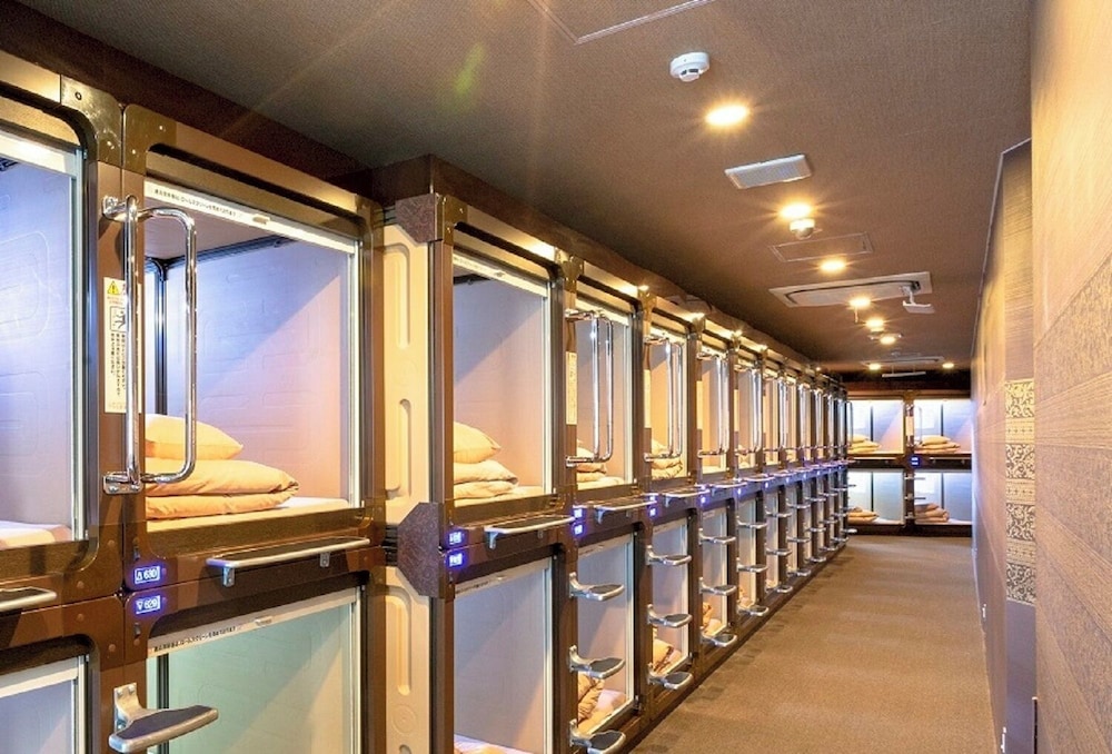 Capsule room Men only for 2 people. 2 items 客室3 | 安心お宿 秋葉原電気街店 - 男性専用