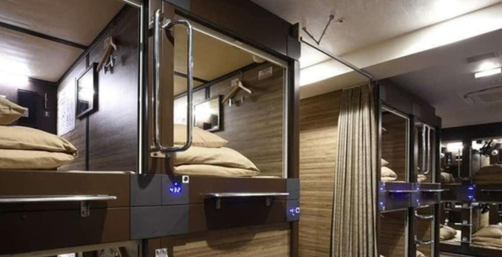 Capsule room Men only for 2 persons 客室2 | 安心お宿 Tokyo Man 新橋駅前店