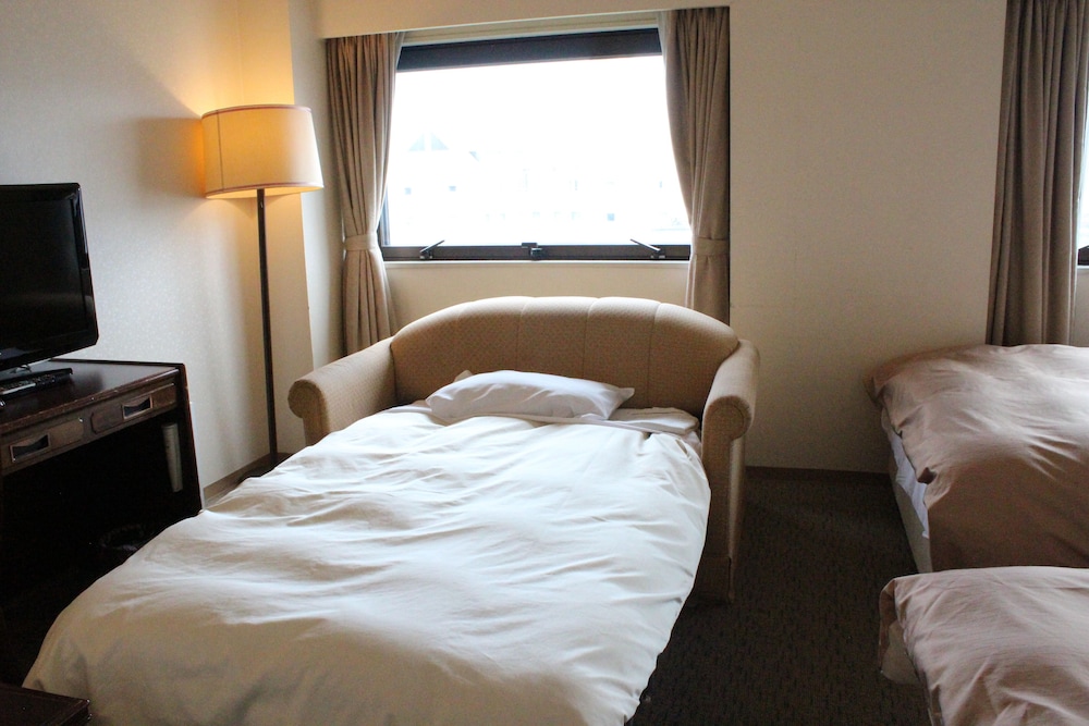 ツインルーム エキストラベッド 喫煙 客室3 | ホテル グランテラス富山