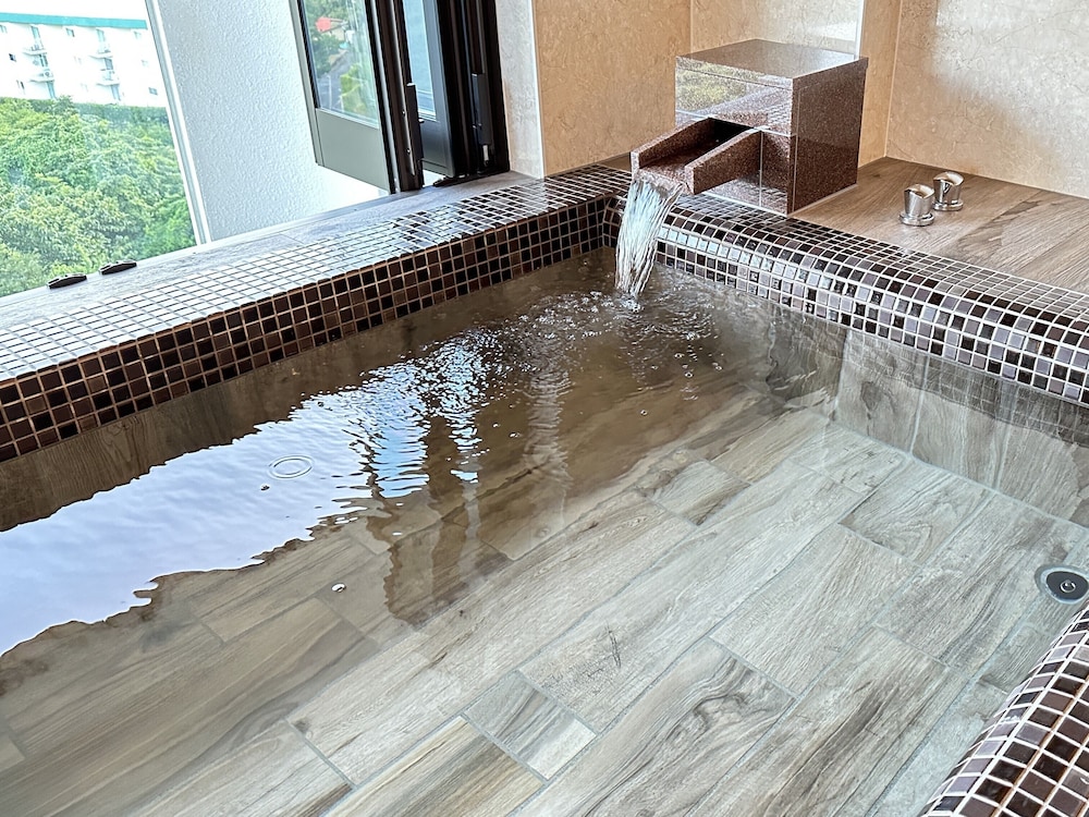 Aタイプ 壁付けキッチン 42㎡ 禁煙 バスルーム2 | 全室半露天風呂付きコンドミニアムホテル　ガーランドコート宇佐美