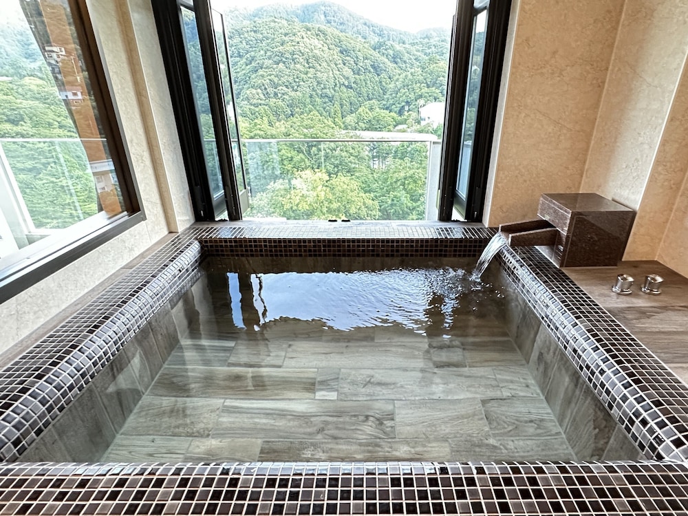 Aタイプ 壁付けキッチン 42㎡ 禁煙 バスルーム1 | 全室半露天風呂付きコンドミニアムホテル　ガーランドコート宇佐美