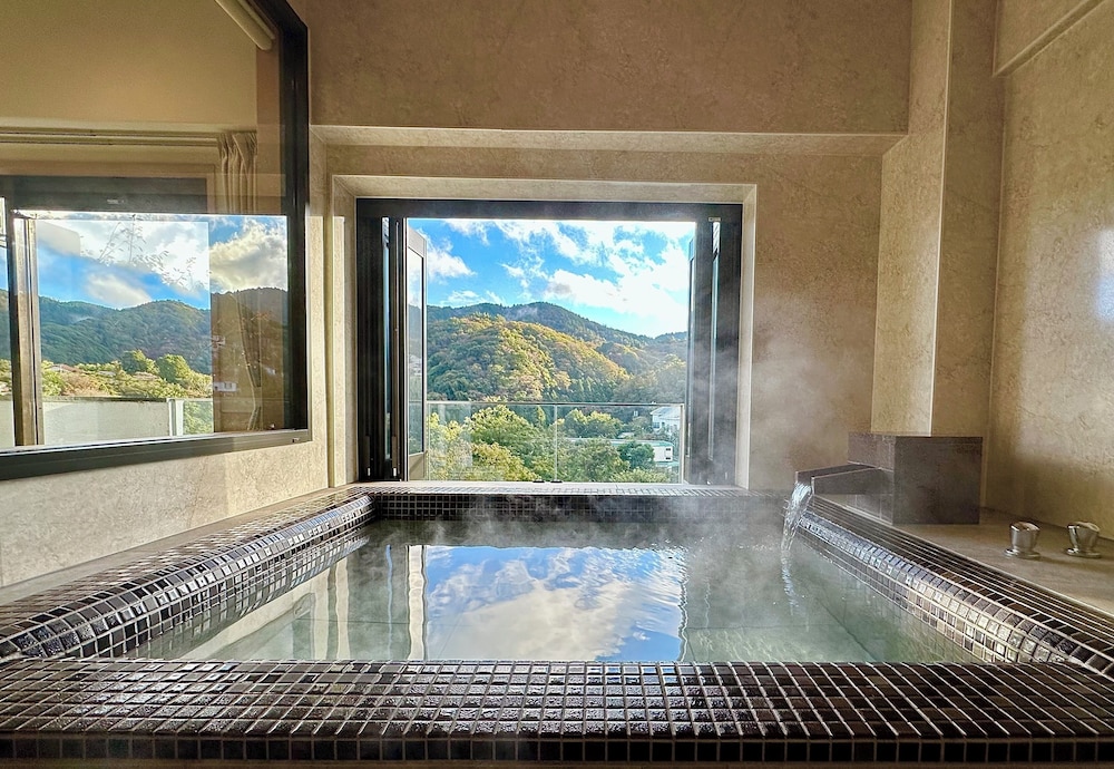 Aタイプ 壁付けキッチン 42㎡ 禁煙 バスルーム4 | 全室半露天風呂付きコンドミニアムホテル　ガーランドコート宇佐美