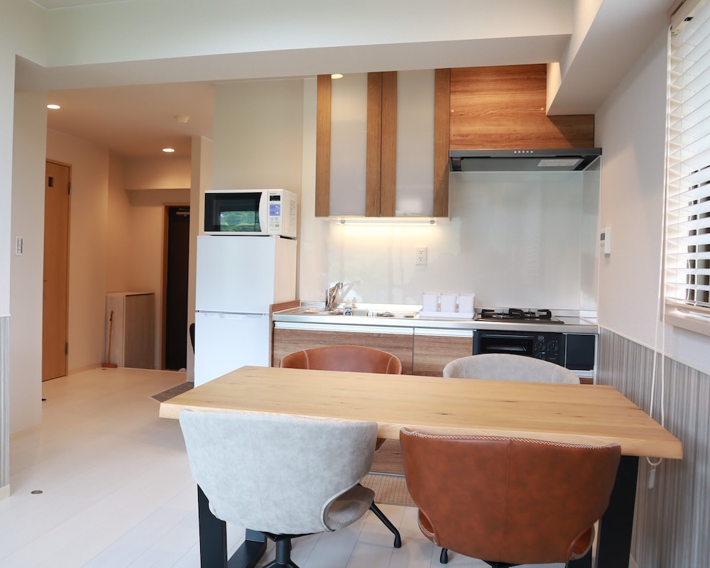 Aタイプ 壁付けキッチン 42㎡ 禁煙 | 全室半露天風呂付きコンドミニアムホテル　ガーランドコート宇佐美