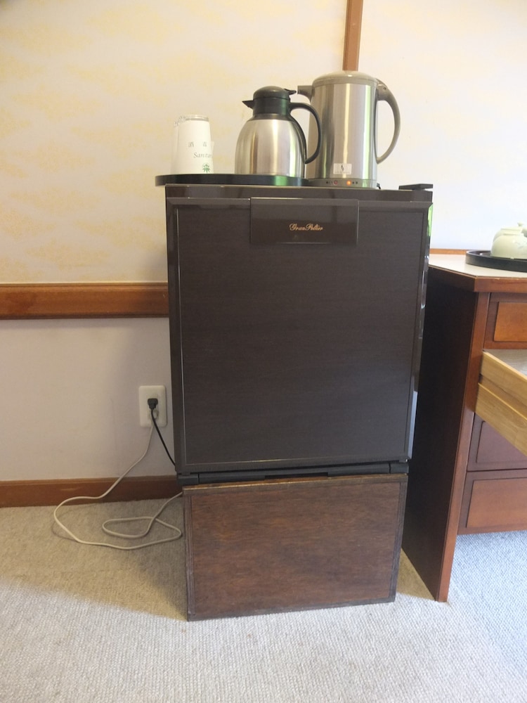 デラックス ツインルーム 禁煙 客室の設備とサービス1 | 日光金谷 ホテル