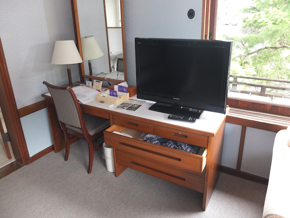 デラックス ツインルーム 禁煙 客室の設備とサービス3 | 日光金谷 ホテル