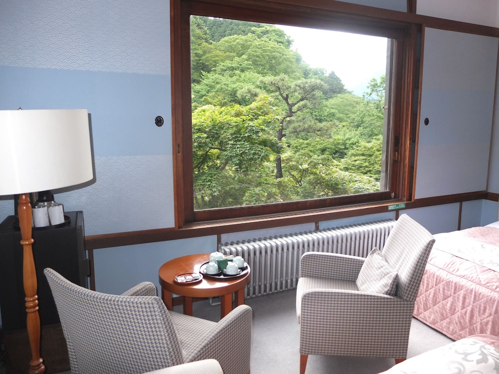 デラックス ツインルーム 禁煙 客室3 | 日光金谷 ホテル