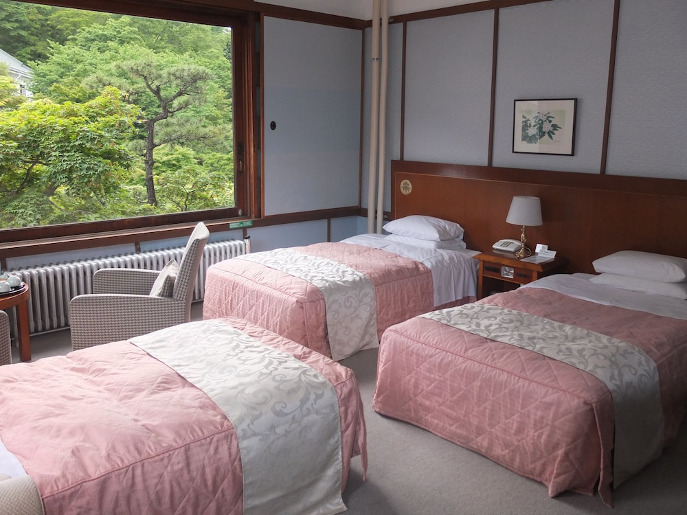 デラックス ツインルーム 禁煙 客室8 | 日光金谷 ホテル