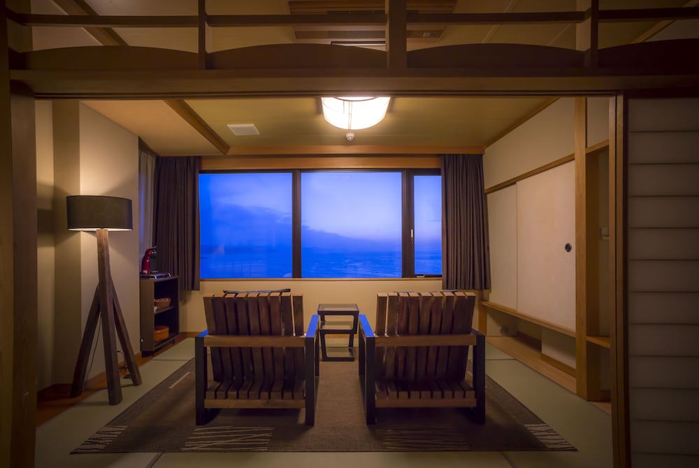 プレミアム ツインルーム 部屋からの景観1 | 寿海亭