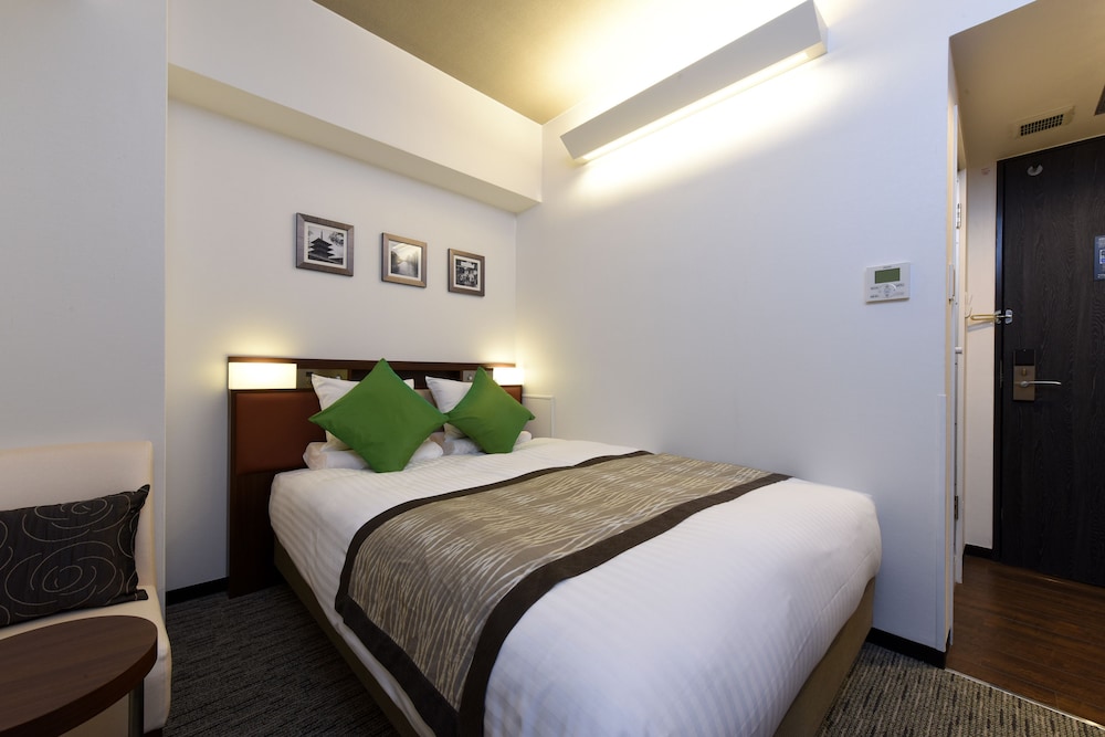 スタンダード ダブルルーム 喫煙可 客室1 | ホテルマイステイズ新大阪コンファレンスセンター