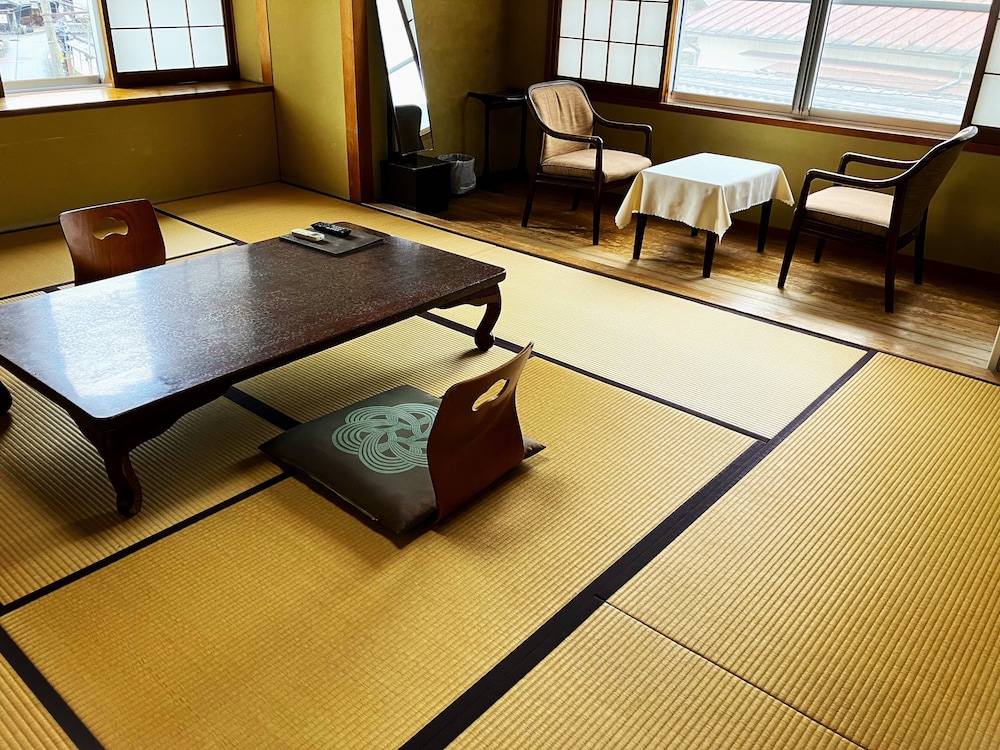 Japanese-Style Standard Room (with Toilet & Bath), Check in until 18:00 客室2 | 竹林院群芳園