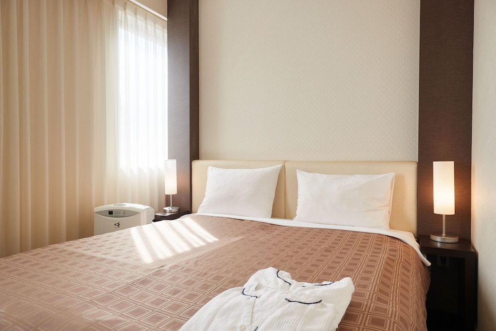 スタンダード ダブルルーム 禁煙 客室2 | ホテルユクエスタ旭橋