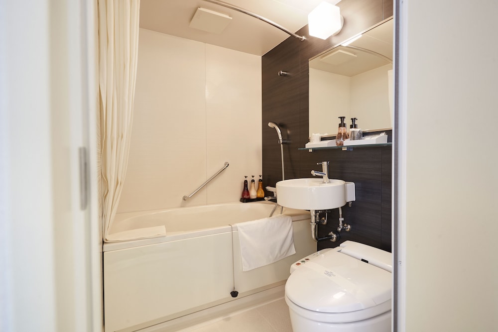 ツインルーム 喫煙可 バスルーム3 | ホテルユクエスタ旭橋