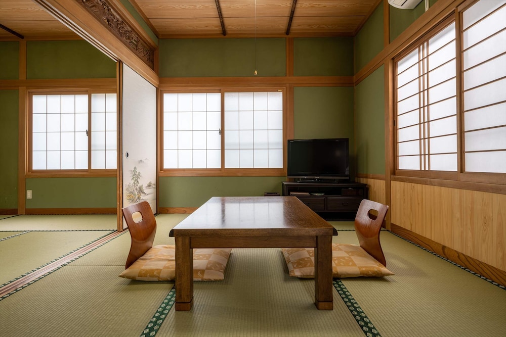 [野稲山, 立石山] 一軒家風客室 (6畳+6畳+縁側) 禁煙 客室7 | 旅荘 牧場の家