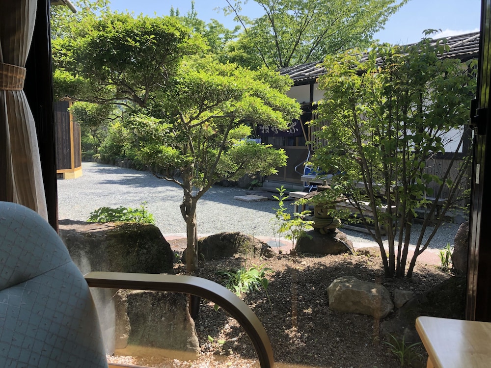 [野稲山, 立石山] 一軒家風客室 (6畳+6畳+縁側) 禁煙 部屋からの景観0 | 旅荘 牧場の家