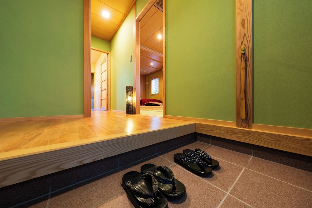 [おとぎ野] 和洋室ツイン/タイル内湯・露天付き離れ(18畳) 禁煙 - 大人限定 客室4 | 旅荘 牧場の家