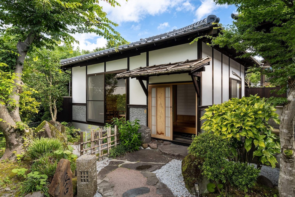 [野稲山, 立石山] 一軒家風客室 (6畳+6畳+縁側) 禁煙 客室12 | 旅荘 牧場の家