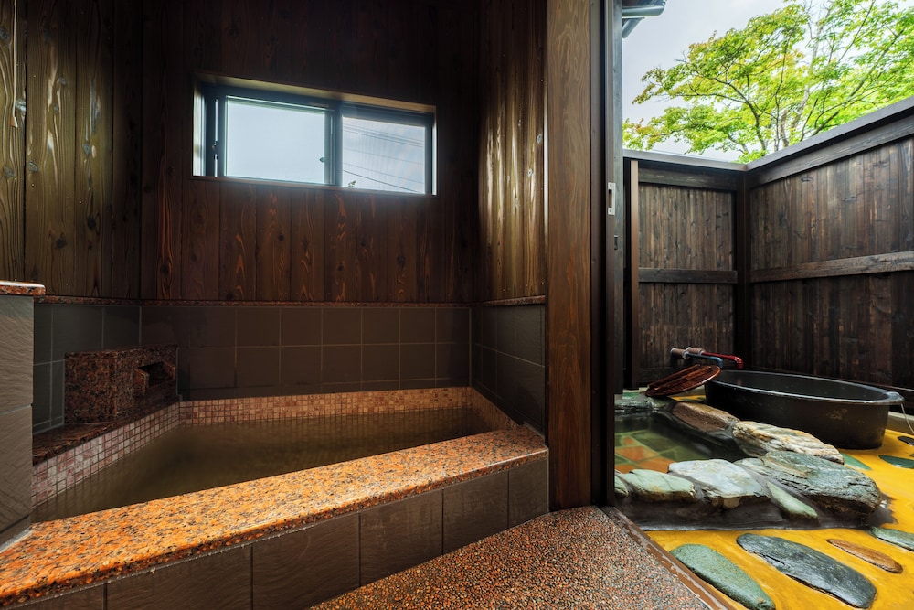 [おとぎ野] 和洋室ツイン/タイル内湯・露天付き離れ(18畳) 禁煙 - 大人限定 バスルーム3 | 旅荘 牧場の家