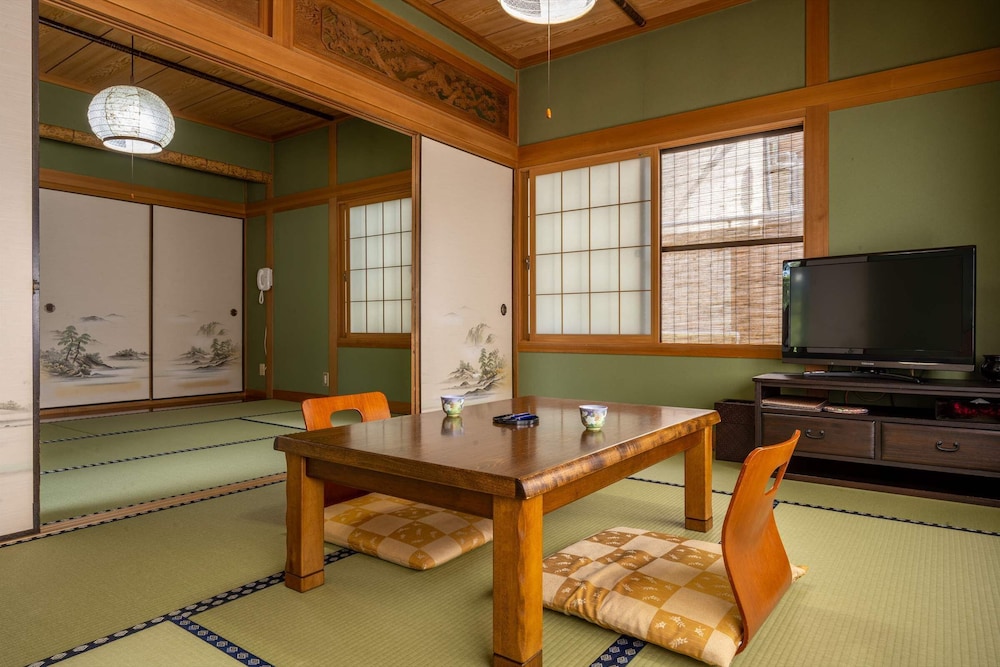 [野稲山, 立石山] 一軒家風客室 (6畳+6畳+縁側) 禁煙 客室4 | 旅荘 牧場の家