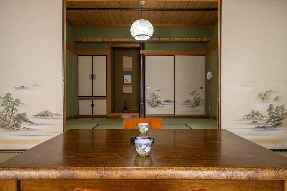 [野稲山, 立石山] 一軒家風客室 (6畳+6畳+縁側) 禁煙 客室5 | 旅荘 牧場の家