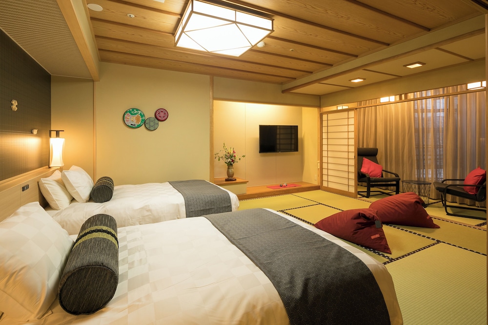 初音スタンダード スーペリア和洋室 禁煙 客室1 | 琴平グランドホテル 桜の抄